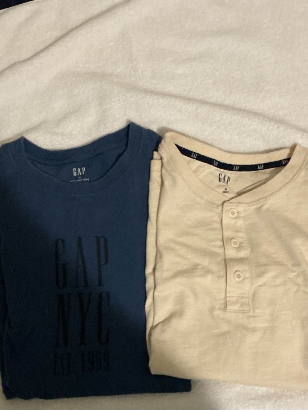 GAP Navy Graphic Tee & Cream Henley Short Sleeve Set